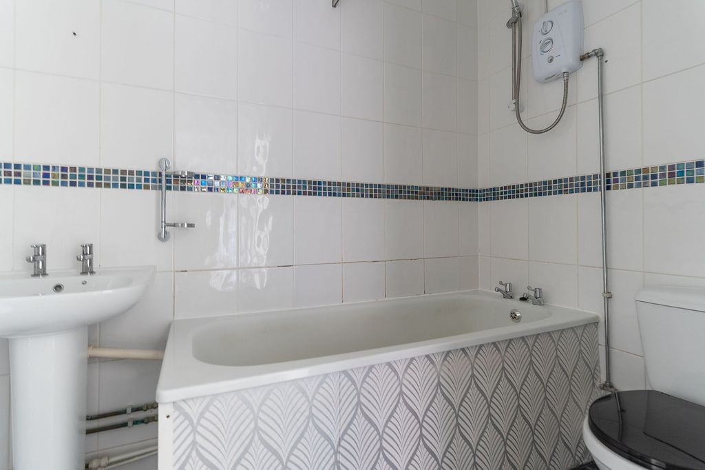 Additional image 11 of 2 bed flat for salePyle Road, Cardiff CF5
