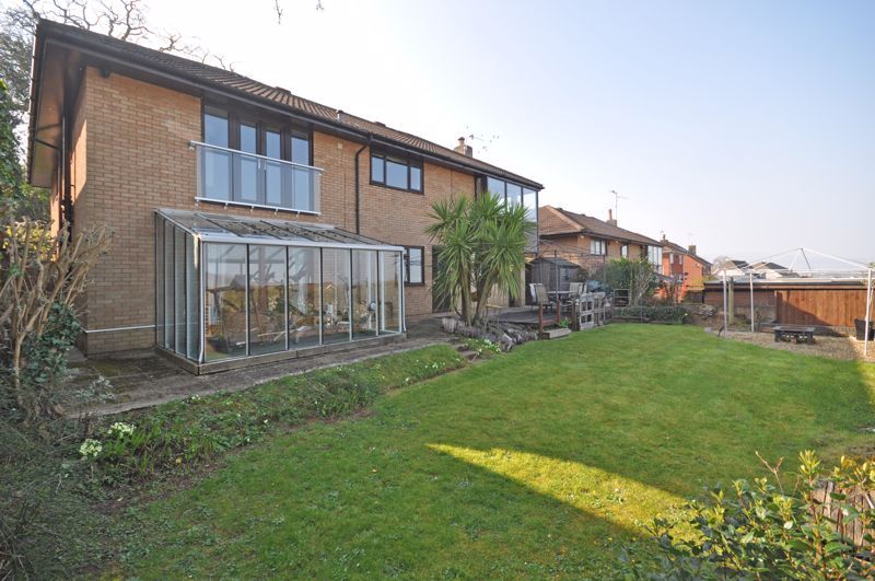4 bed detached house for saleStunning Views, Yewberry Lane, Newport NP20