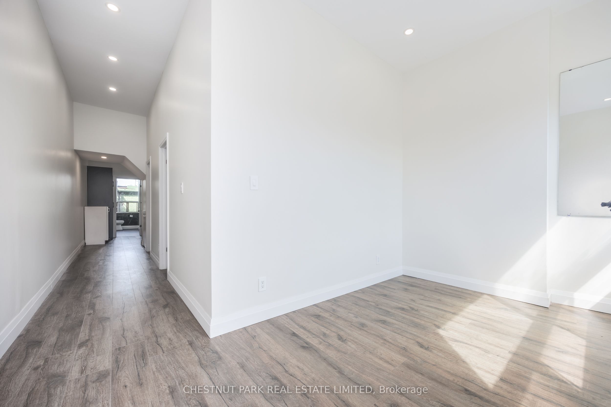 Additional image 4 of 2-414 1/2 Spadina Avenue, Toronto, ON, M5T 2G7