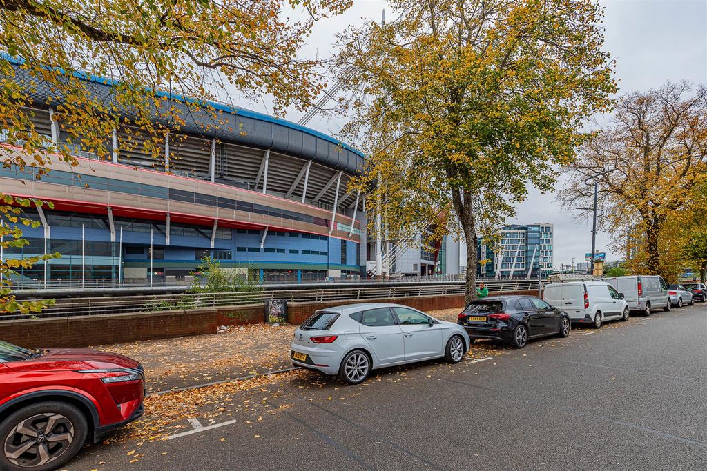 3 bed flat for saleFitzhamon Embankment, Riverside, Cardiff CF11