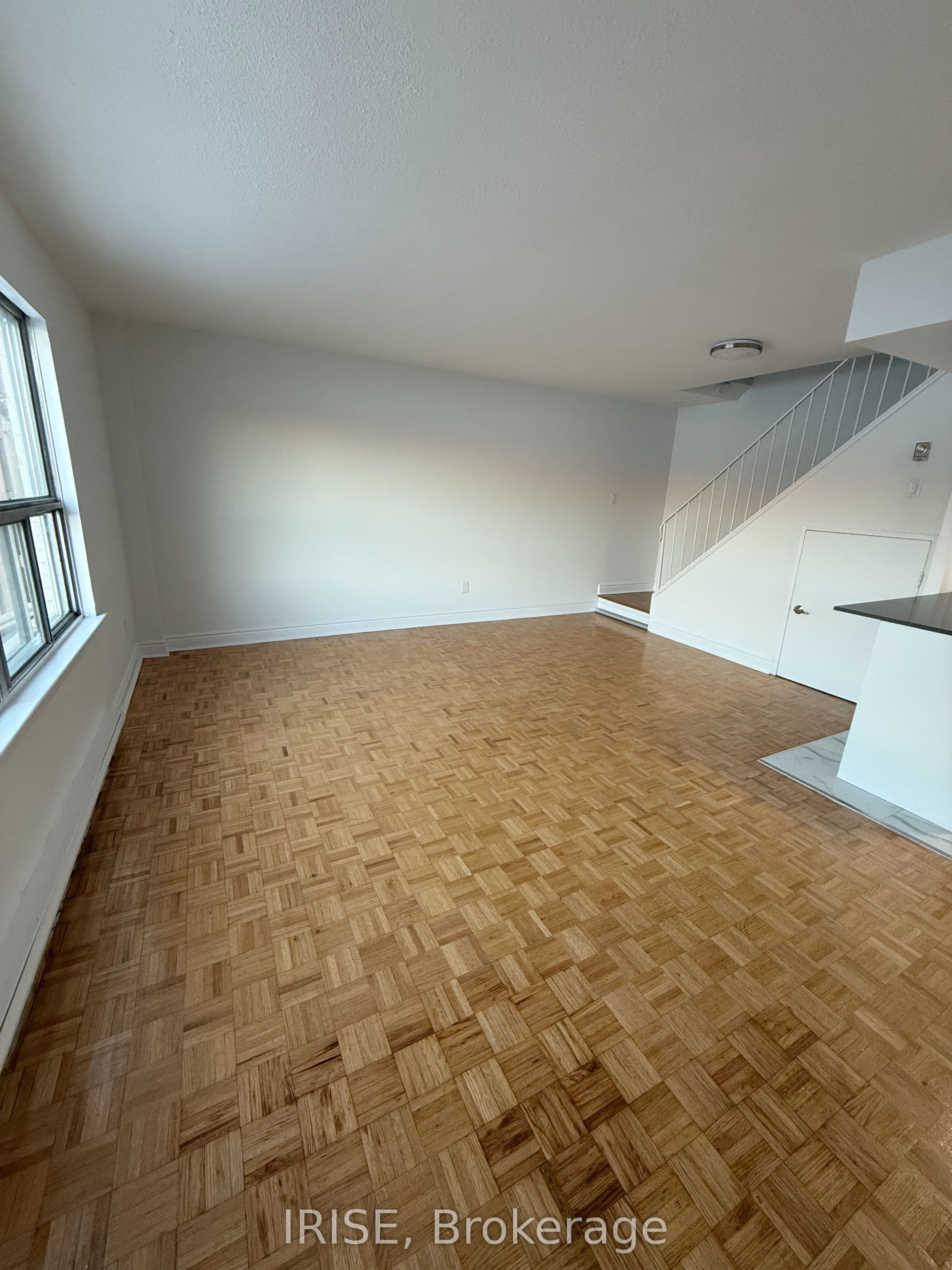 165-7555 Goreway Drive, Mississauga, ON, L4T 3M9