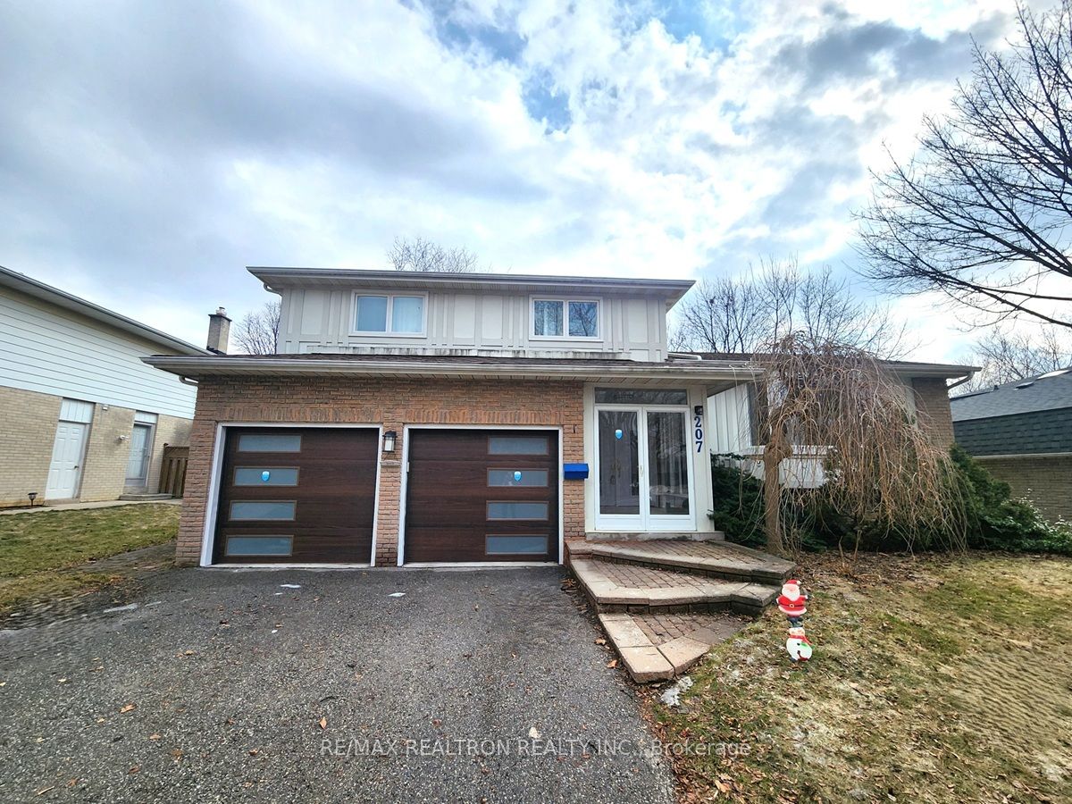 207 Bayview Fairways Drive, Markham, ON, L3T 2Z1