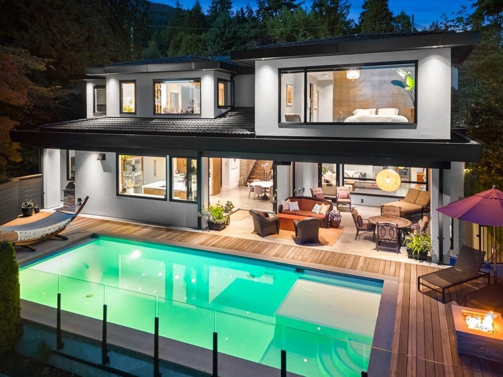 2650 Rosebery Avenue, West Vancouver, BC, V7V 3A2