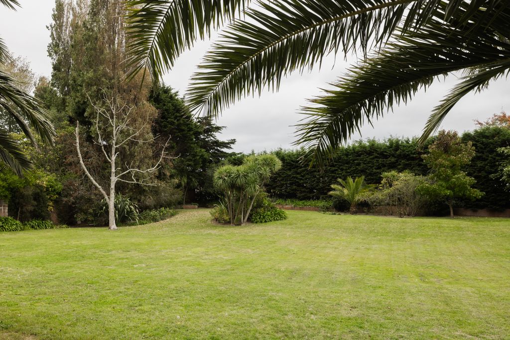 Additional image 4 of 1 bed flat for saleLa Rue De La Valeuse, St. Brelade, Jersey JE3