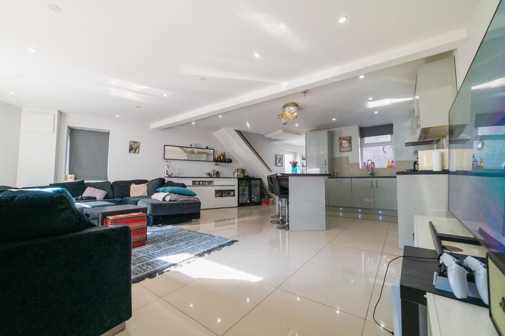 Additional image 4 of 3 bed end terrace house for salePearl Street, Splott CF24