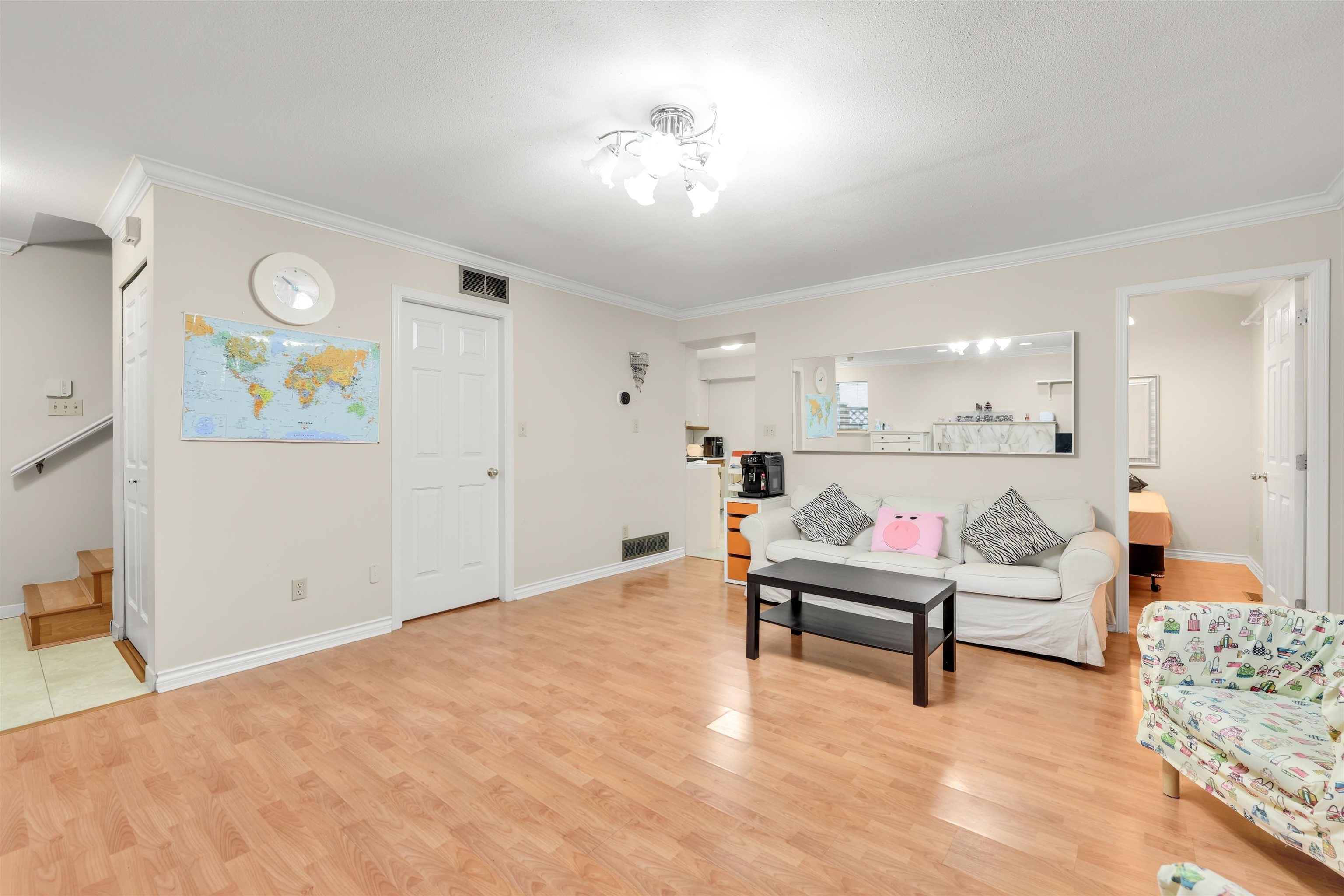 819 70th Avenue W, Vancouver, BC, V6P 2X5
