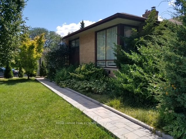 Basement-2100 Lorelei Road, Mississauga, ON, L5A 1C3