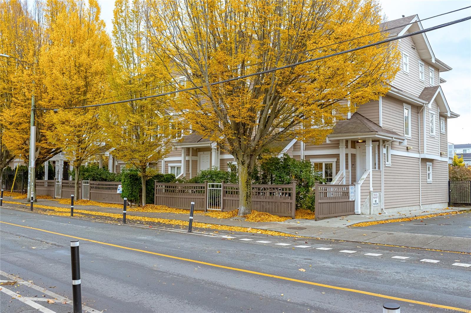 13-1043 Caledonia Avenue, Victoria, BC, V8T 1E7