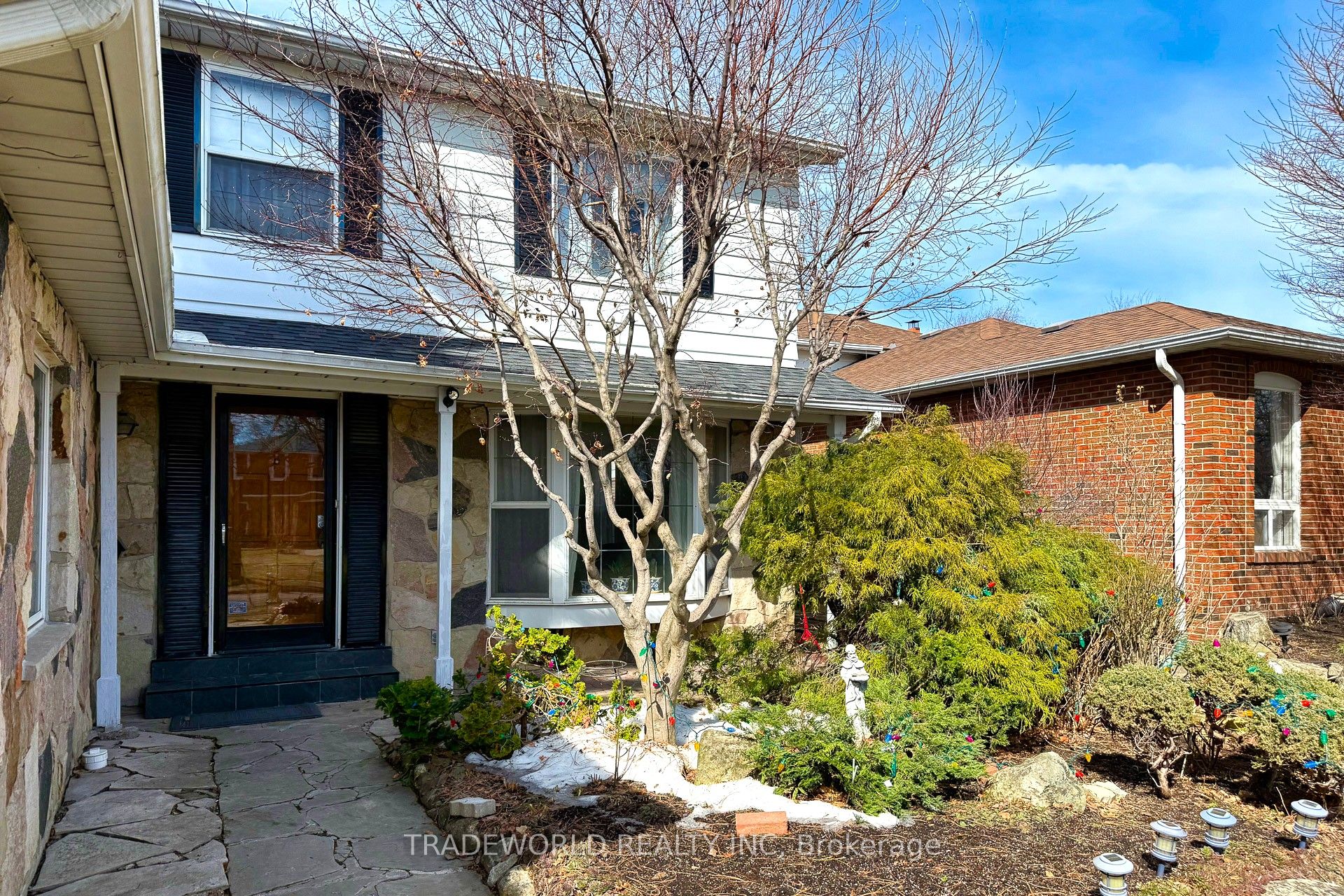 Additional image 2 of 1924 Steepbank Crescent, Mississauga, ON, L4X 1T8