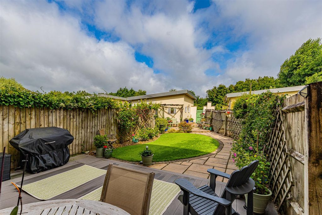 Additional image 2 of 4 bed property for saleWindsor Esplanade, Cardiff CF10