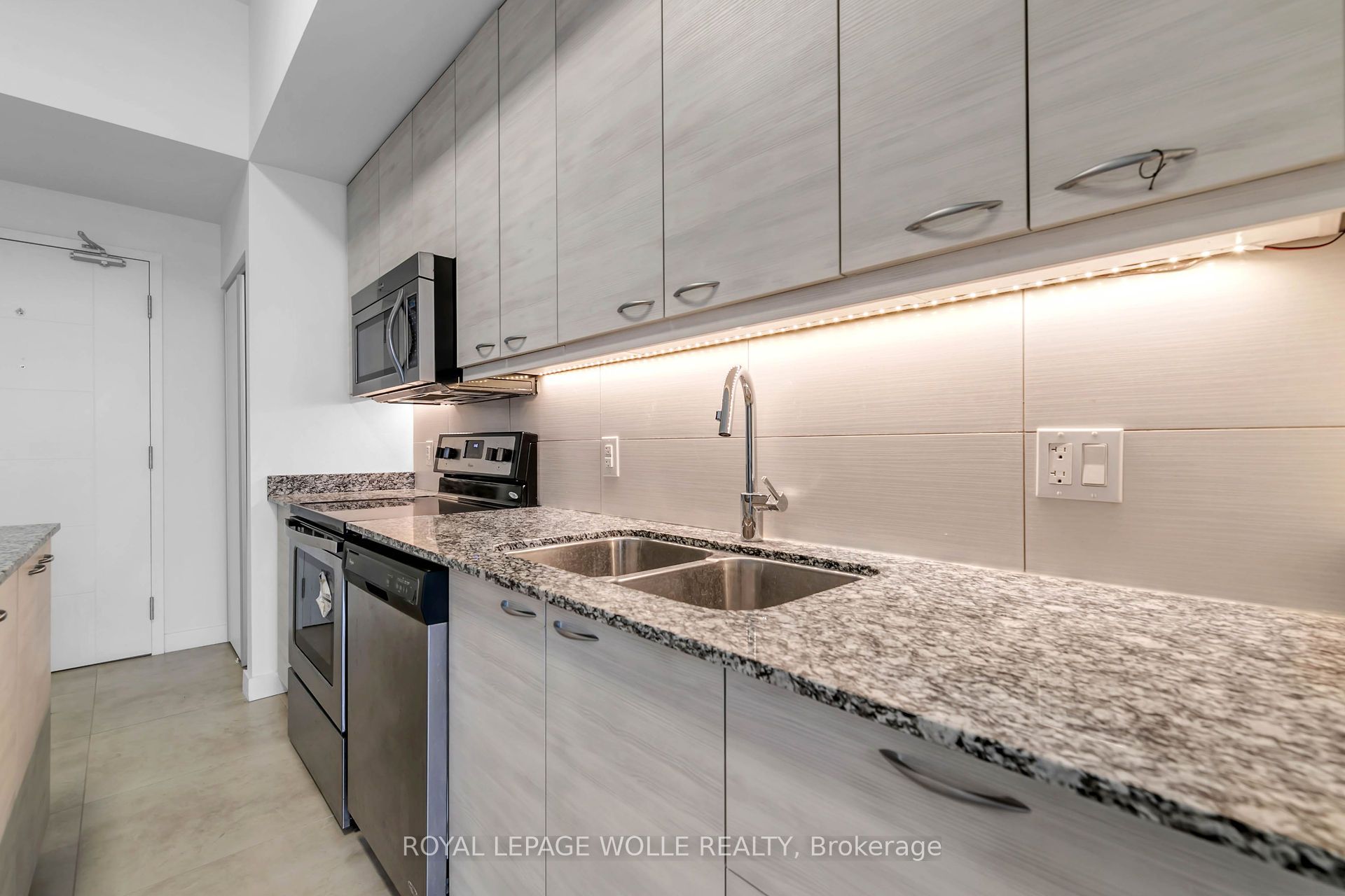 812-280 Lester Street, Waterloo, ON, N2L 0G2