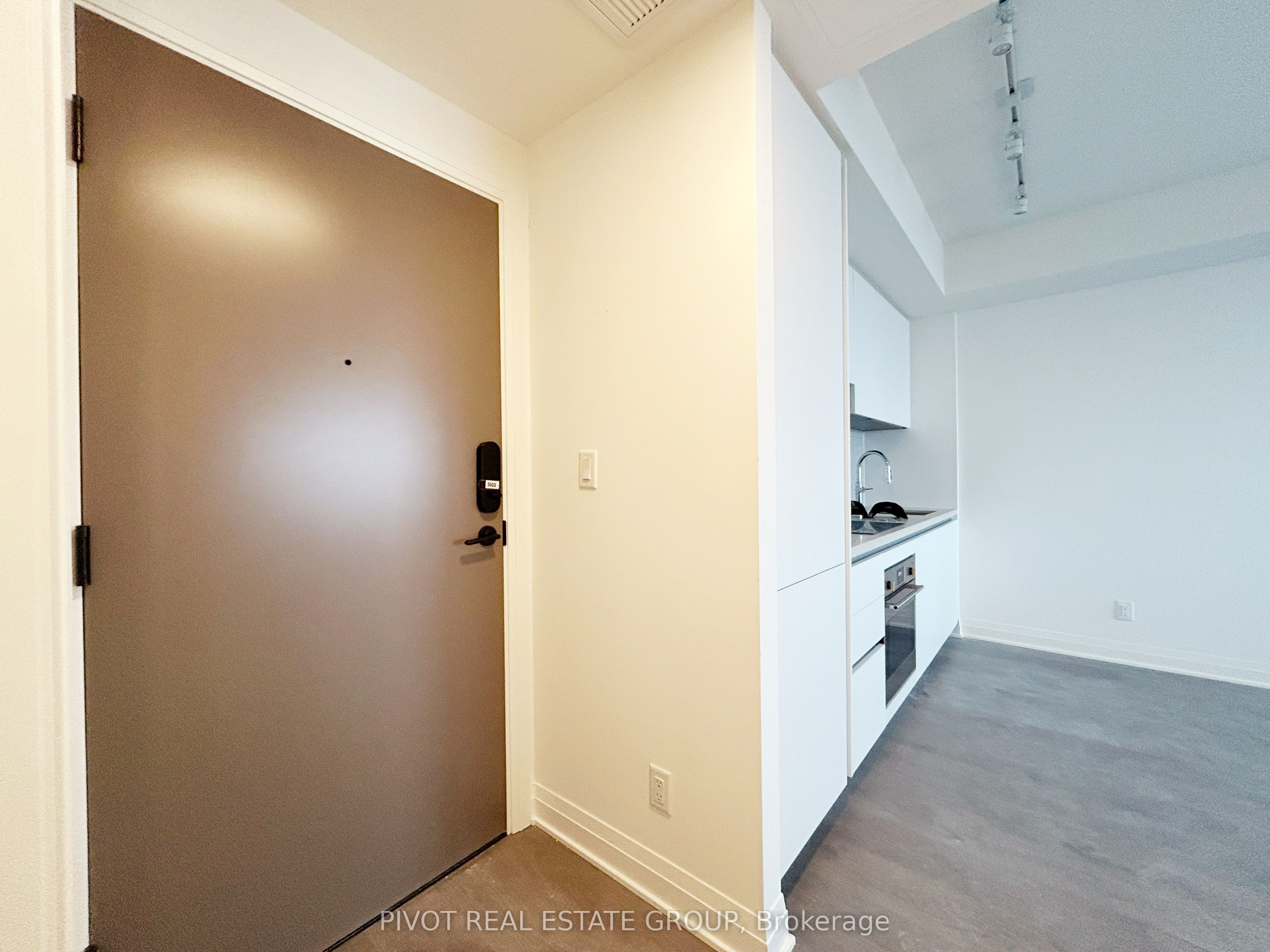 1503-2 Erskine Road, Mississauga, ON, L5B 0S1