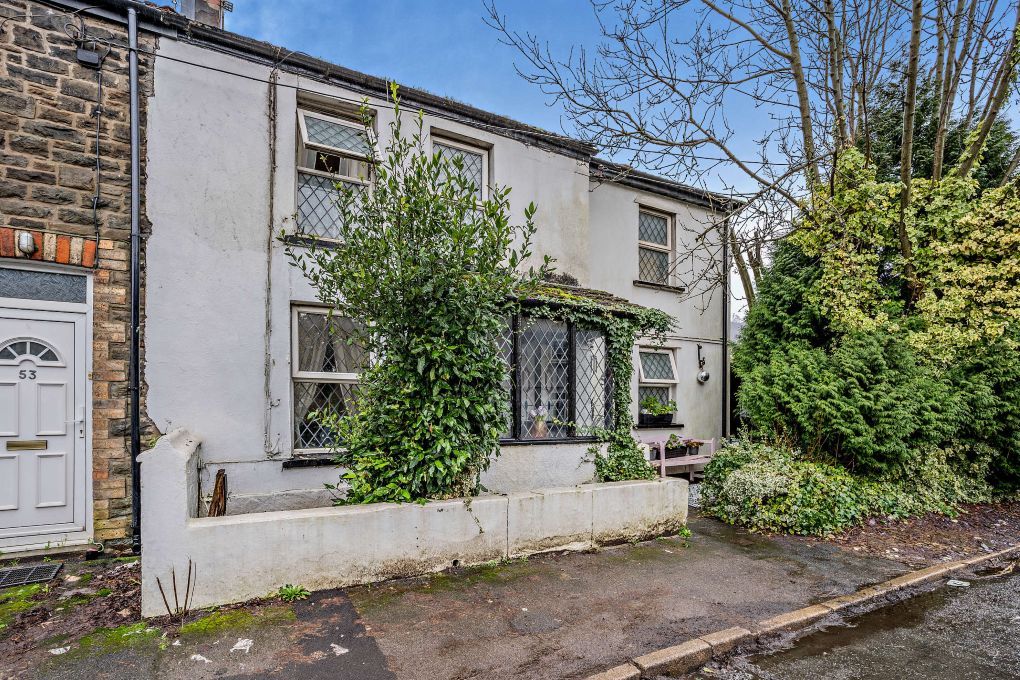 2 bed end terrace house for saleQueen Street, Cardiff CF15