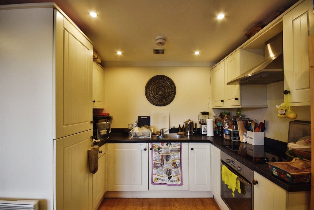 Additional image 7 of 2 bed flat for saleRhydypenau Road, Cyncoed, Cardiff CF23