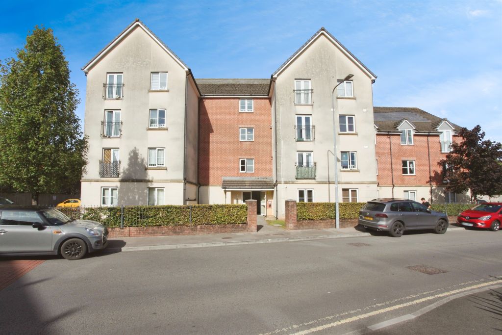 2 bed flat for saleAshbourn Way, Llanishen, Cardiff CF14