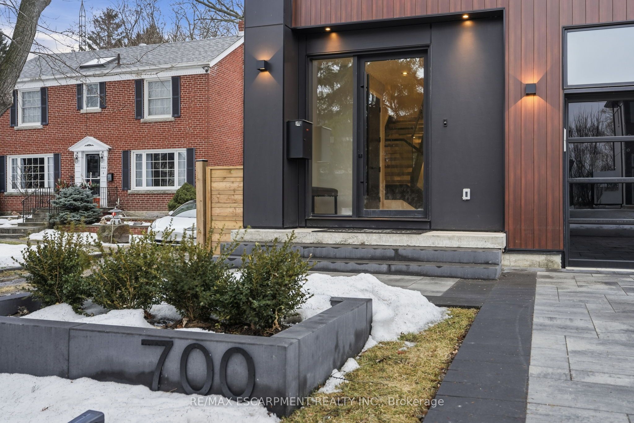 Additional image 2 of 700 Montbeck Crescent, Mississauga, ON, L5G 1P3