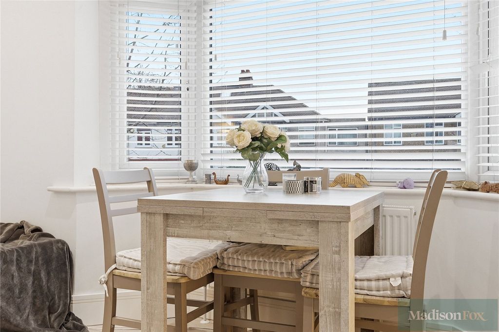 Additional image 6 of 2 bed maisonette for saleBuckhurst Way, Buckhurst Hill IG9
