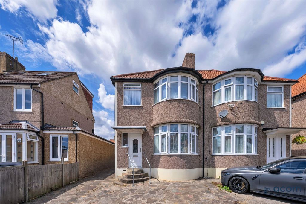 3 bed semi-detached house for saleHill View Gardens, Colindale, London NW9