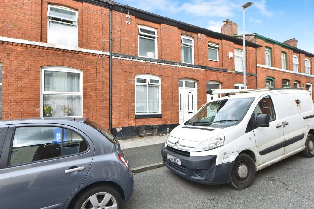 3 bed terraced house for saleNorfolk Street, Hyde SK14