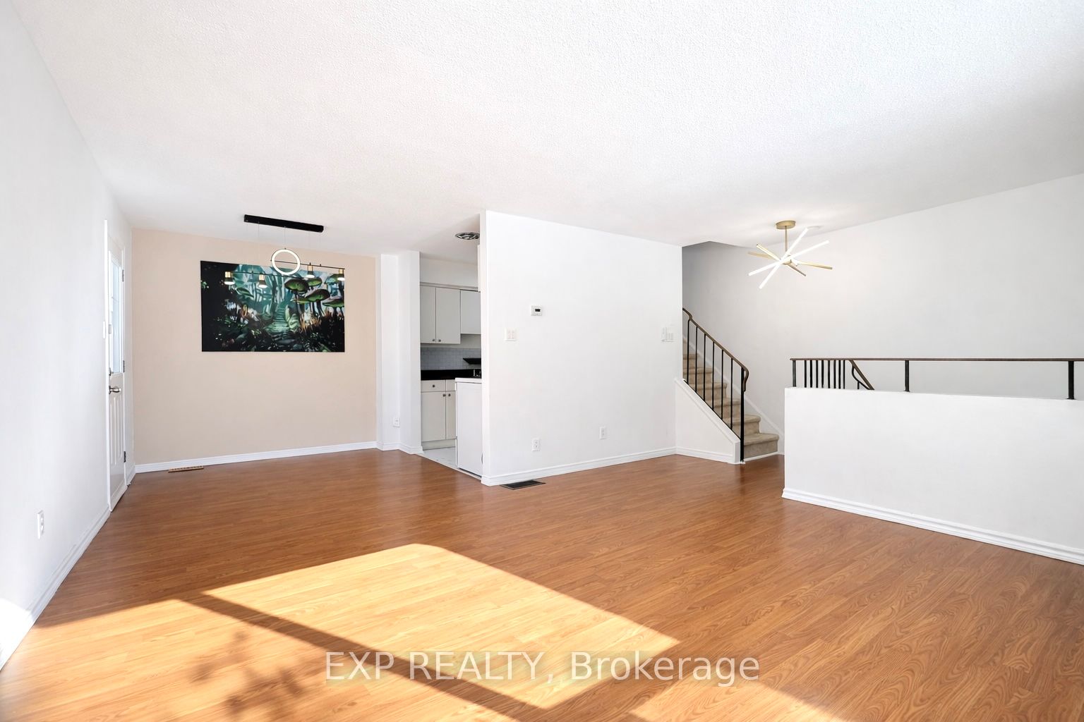 Additional image 5 of 11C Sonnet Crescent, Ottawa, ON, K2H 8W8