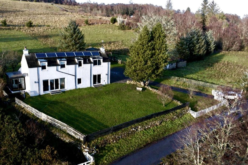 4 bed detached house for saleBunloit, Drumnadrochit, Inverness IV63