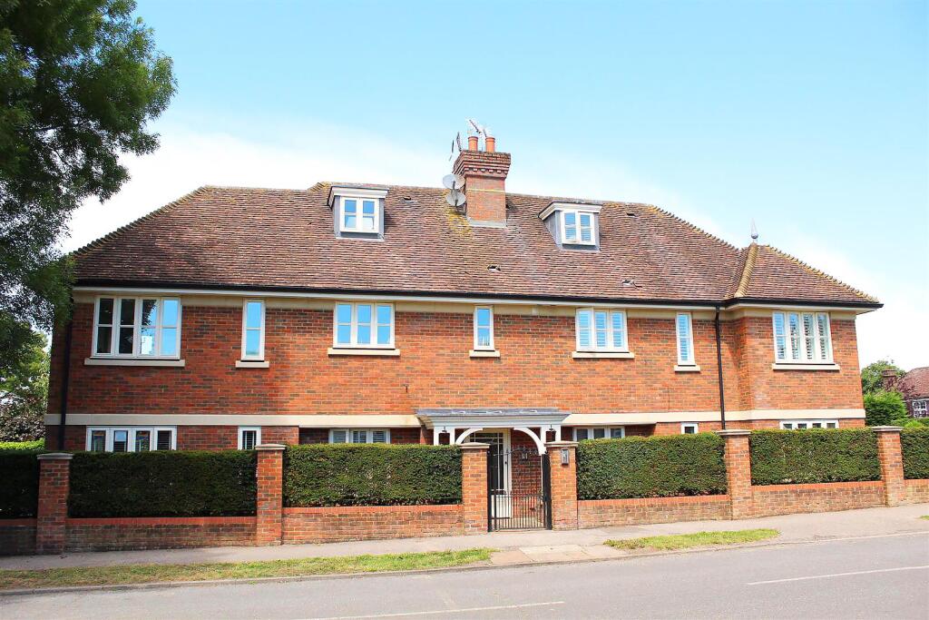Bluebridge Road, Brookmans Park