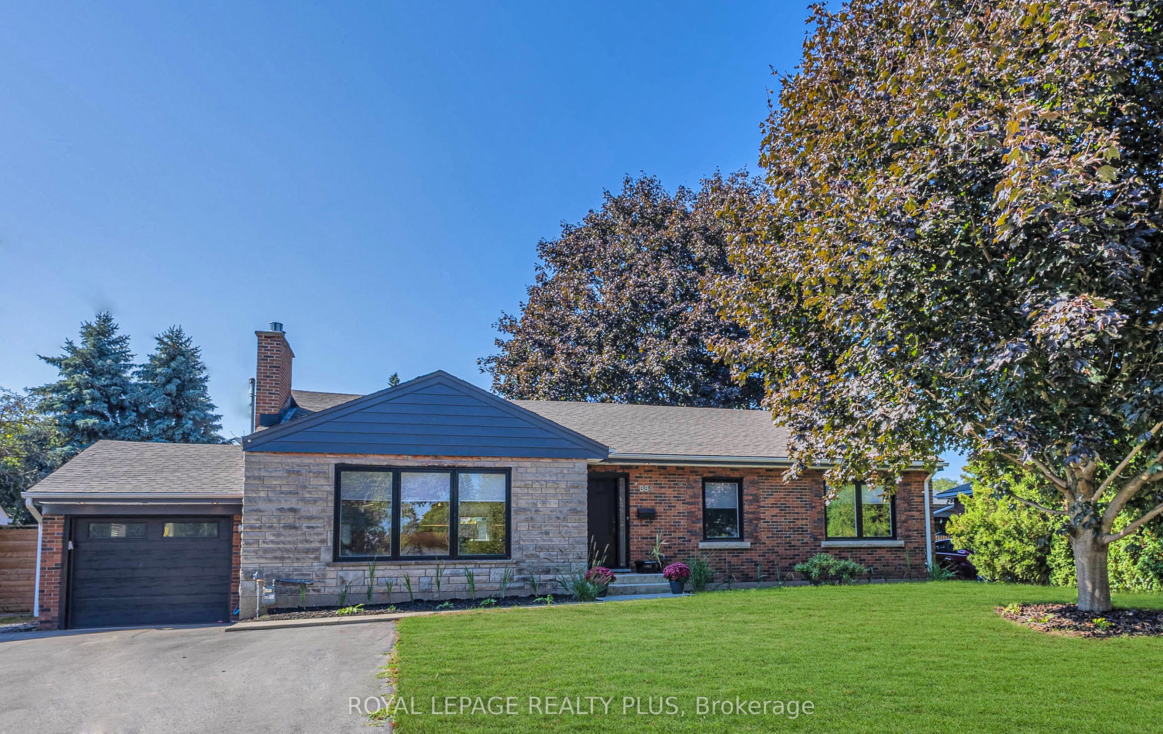 884 Eagle Drive, Burlington, ON, L7T 3A4