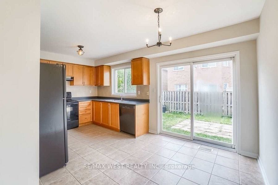 Additional image 6 of 256 Brisdale Drive, Brampton, ON, L7A 2T3