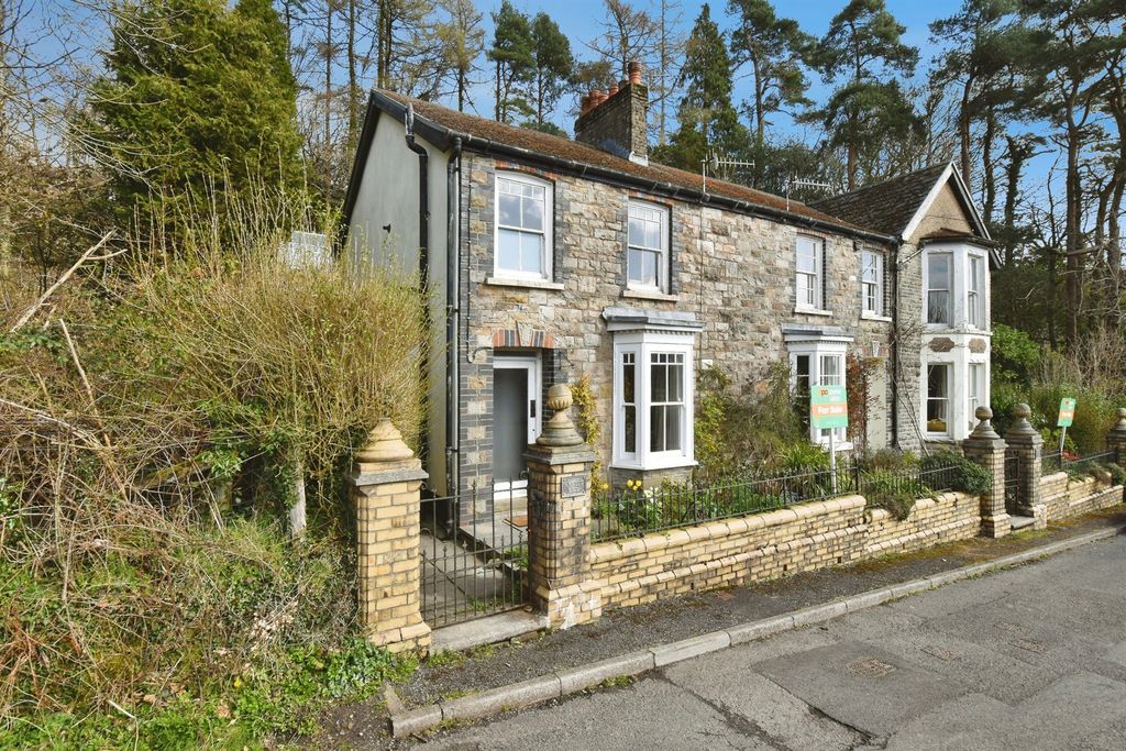 2 bed semi-detached house for saleThe Rhyd, Tredegar NP22