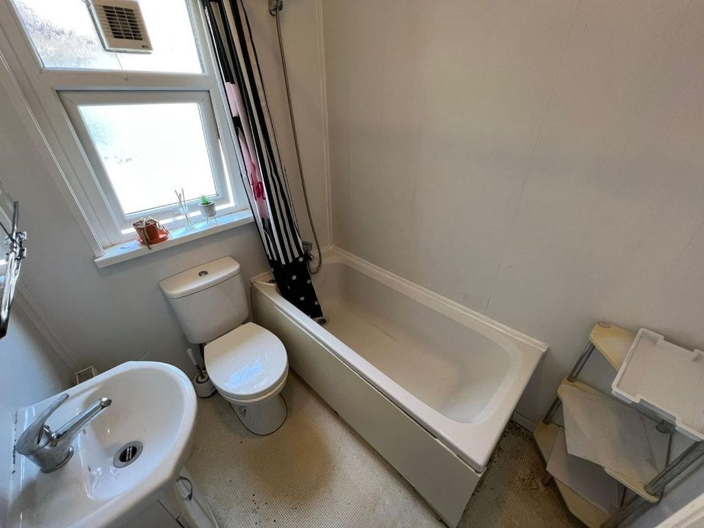 Additional image 12 of 5 bed terraced house for saleHeathfield Road, Cardiff CF14