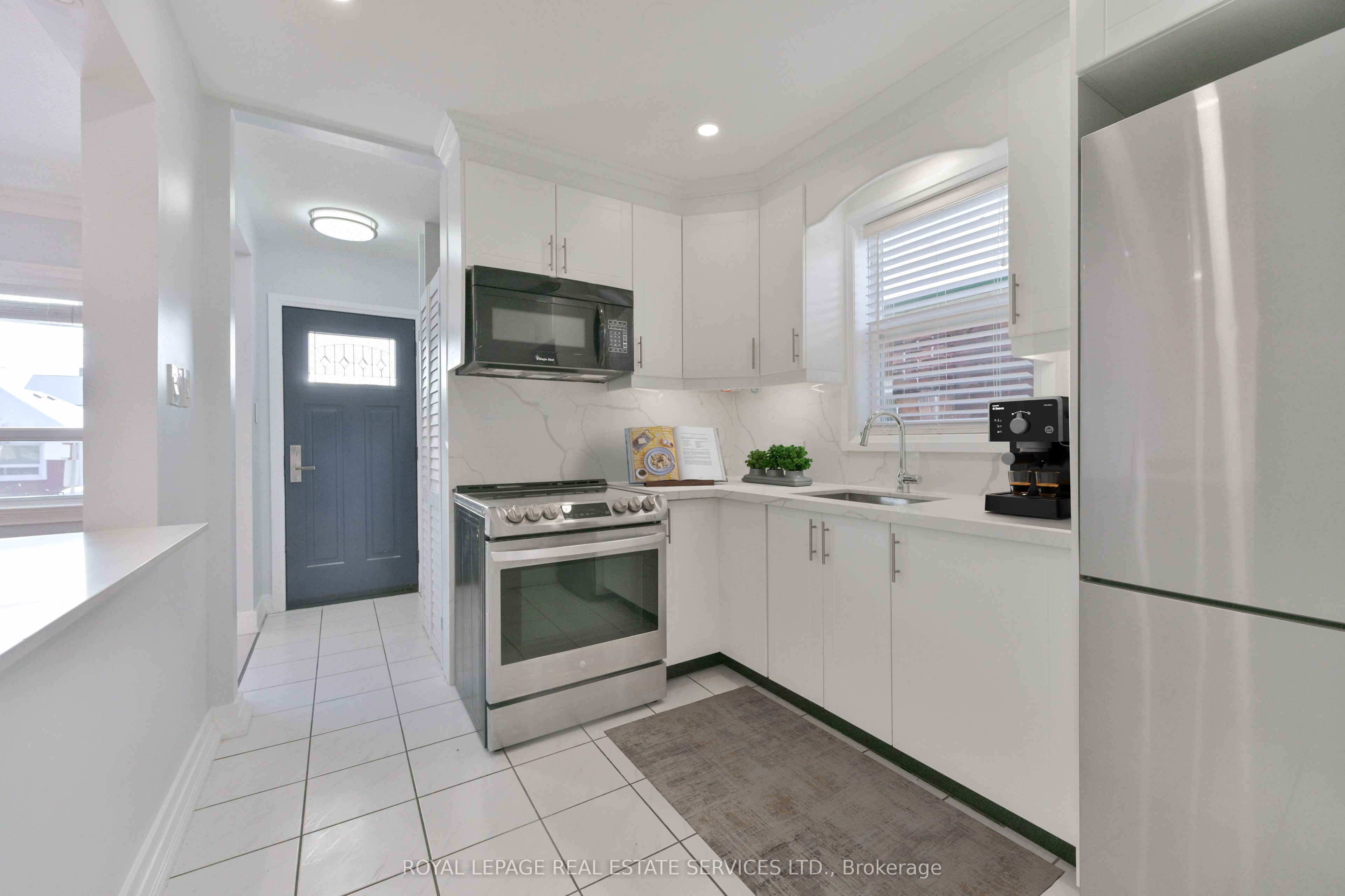 Additional image 6 of 8 Pritchard Avenue, Toronto, ON, M6N 1T1