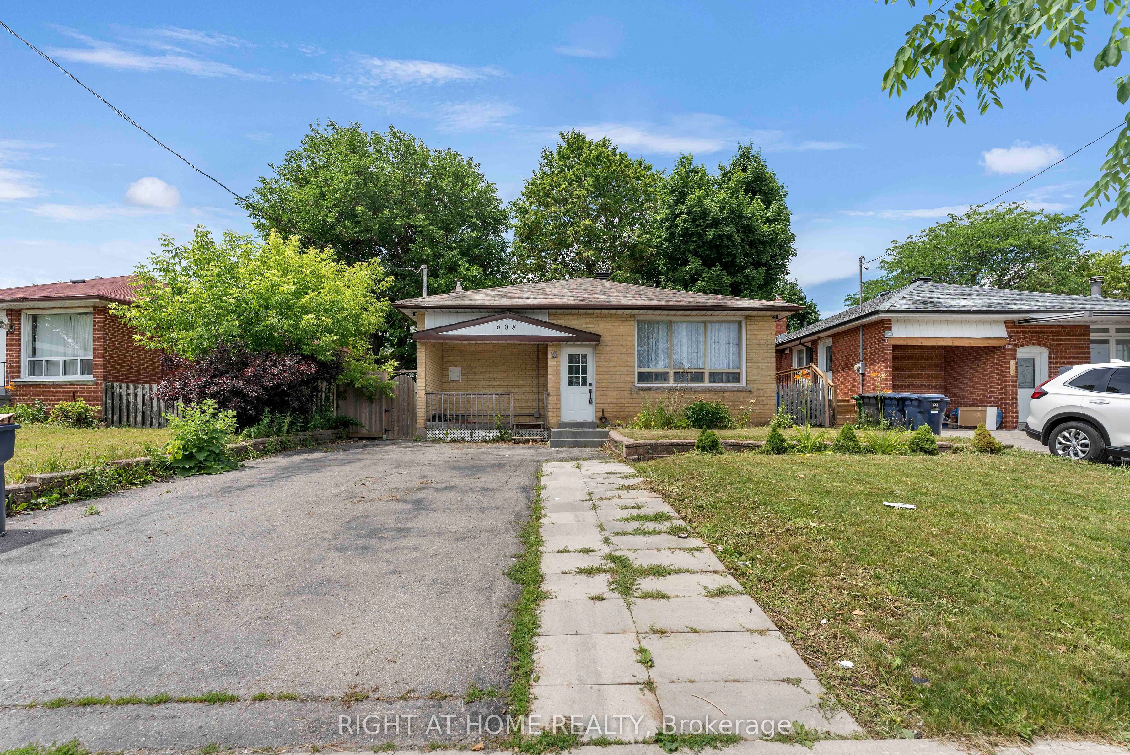 608 Mccowan Road, Toronto, ON, M1J 1K1
