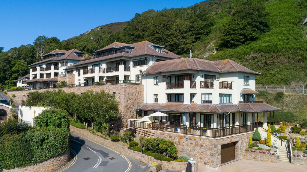 2 bed property for sale20 La Falaise De Fremont, St John JE3