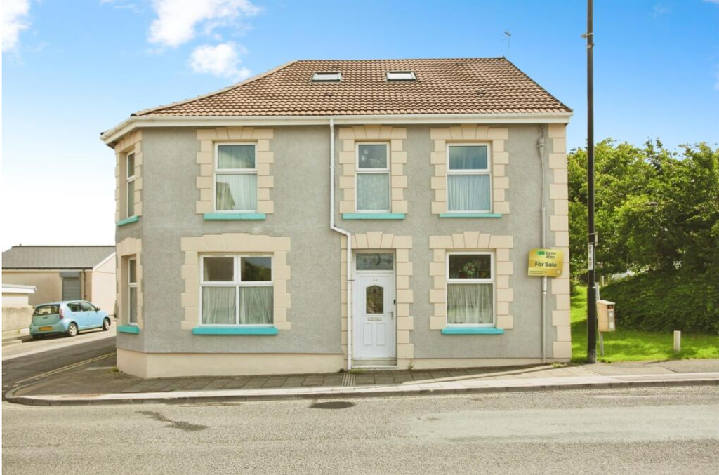 5 bed property to rentCommercial Street, Treharris CF46