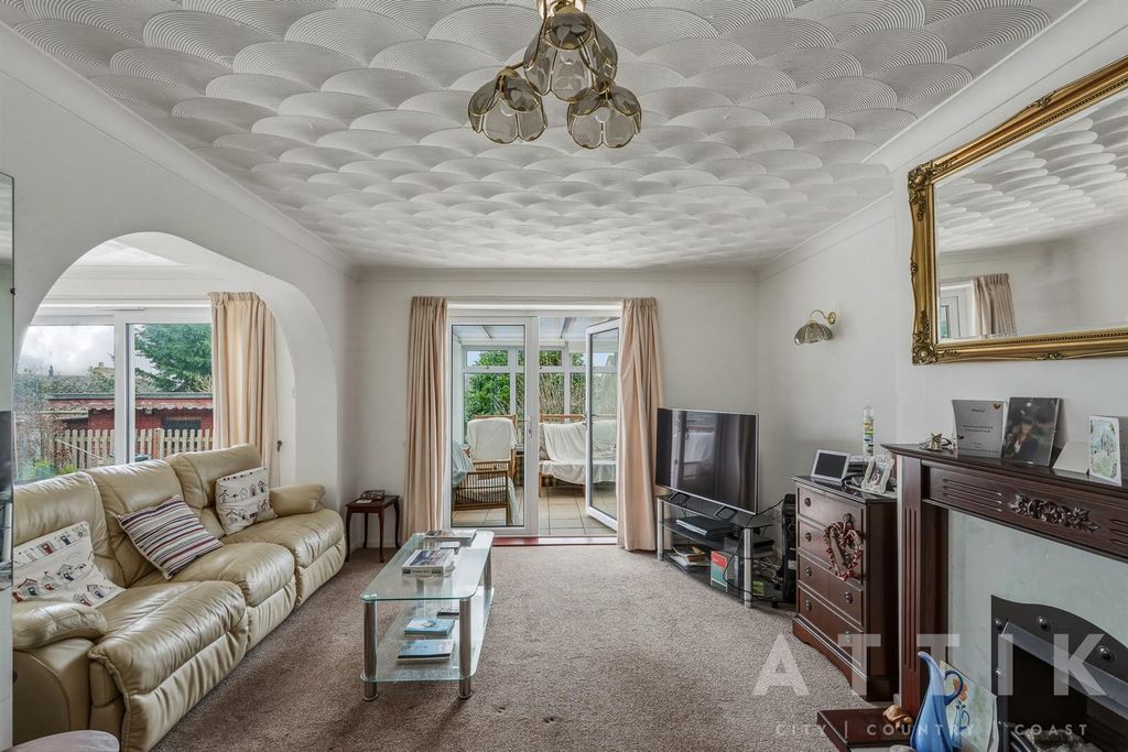 Additional image 2 of 3 bed detached bungalow for salePark Walk, Holton, Halesworth IP19