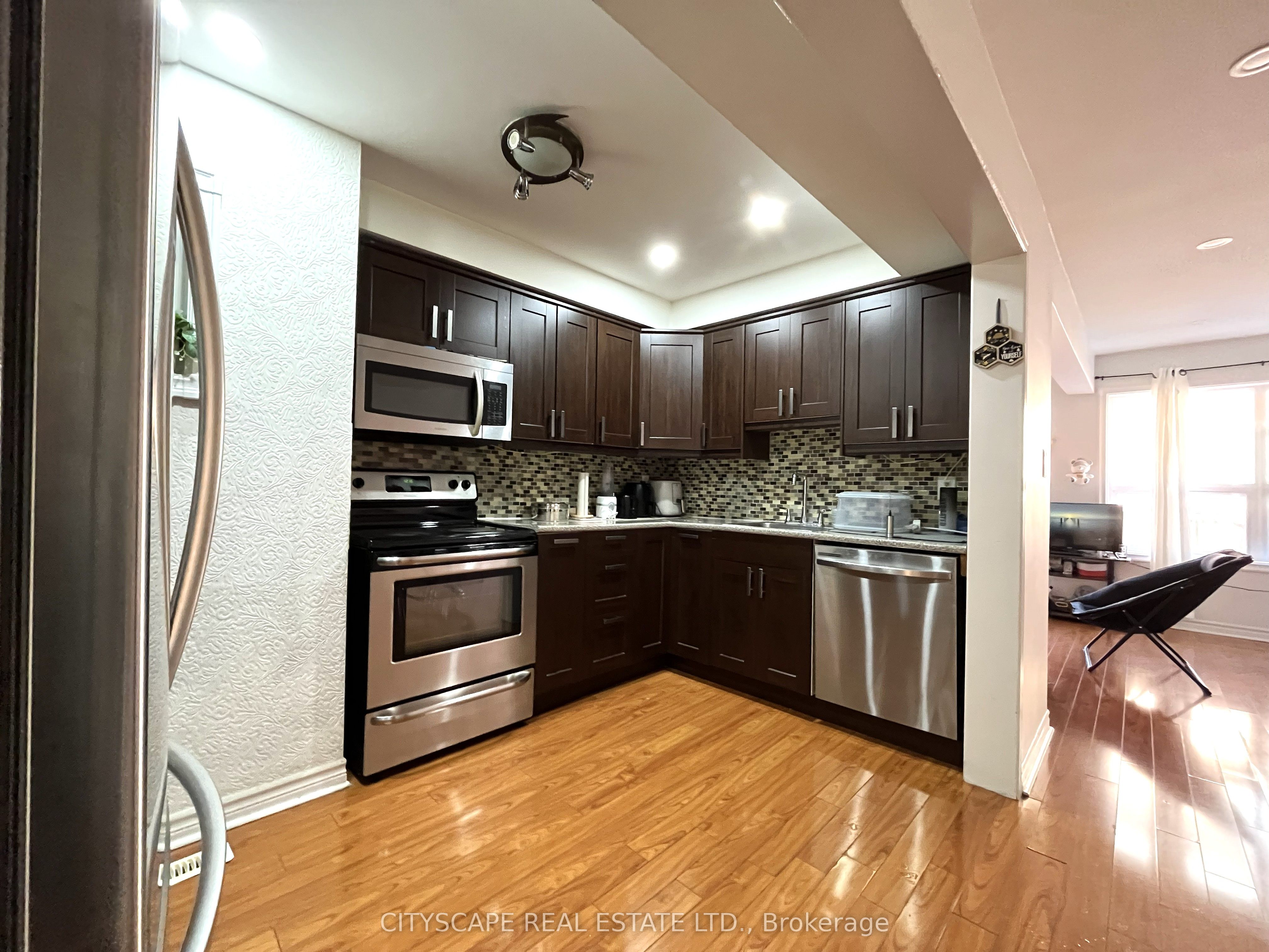 Additional image 4 of 68-68 Gilgorm Road, Brampton, ON, L6X 4P5