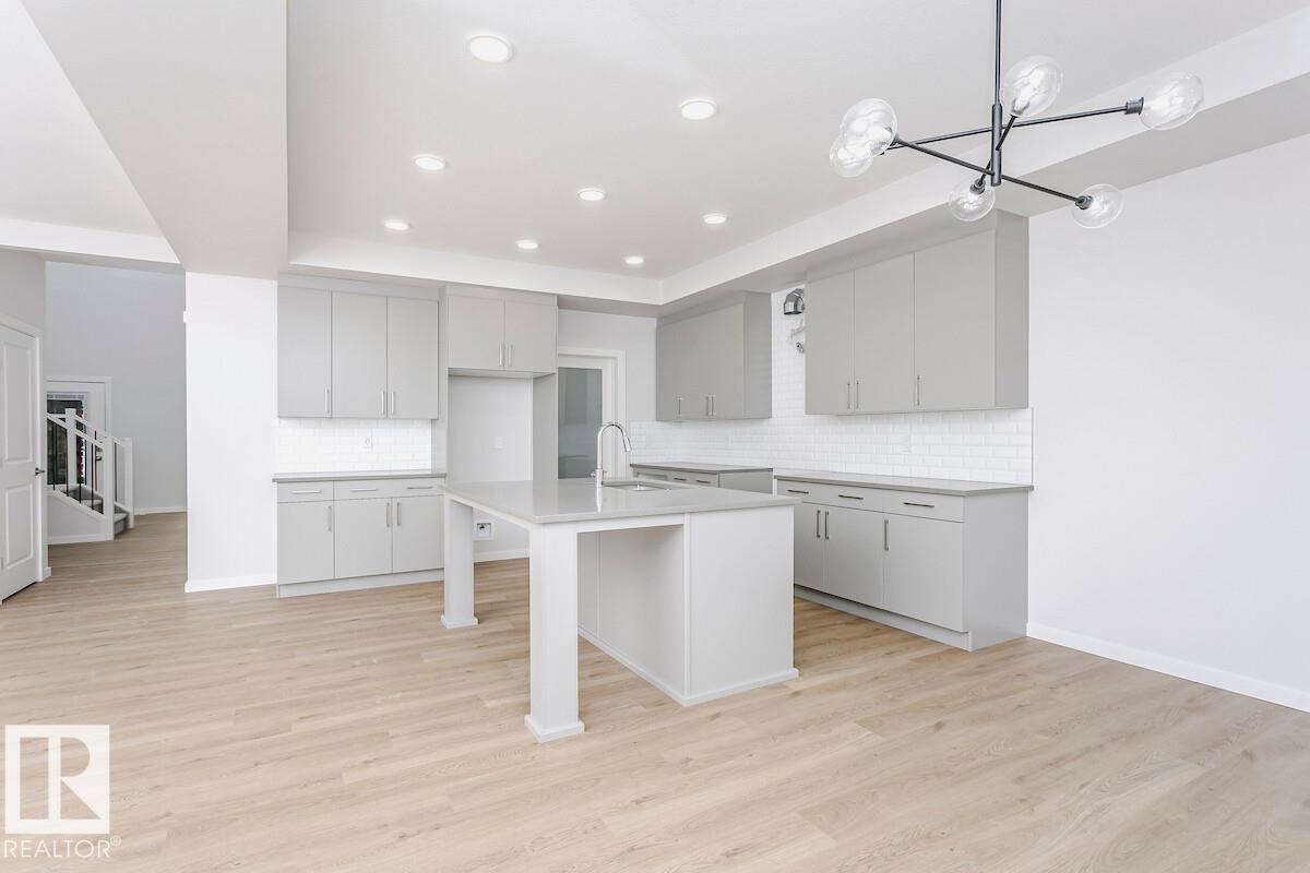 Additional image 3 of 7622 Kimiwan Crescent SW, Edmonton, AB, T6W1A5