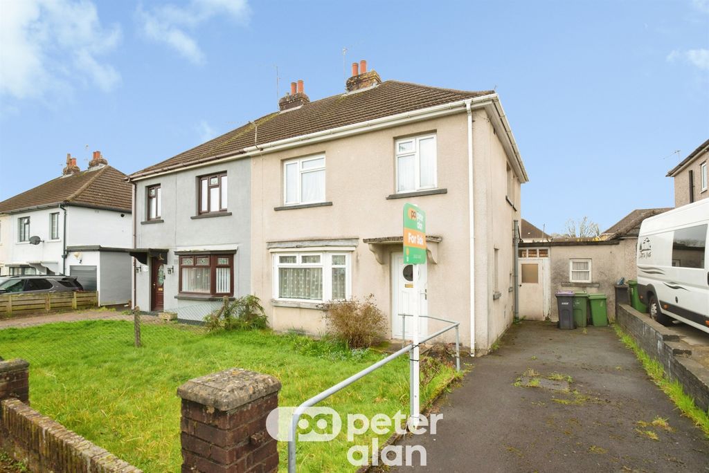 3 bed semi-detached house for saleThe Highway, Oakfield, Cwmbran NP44