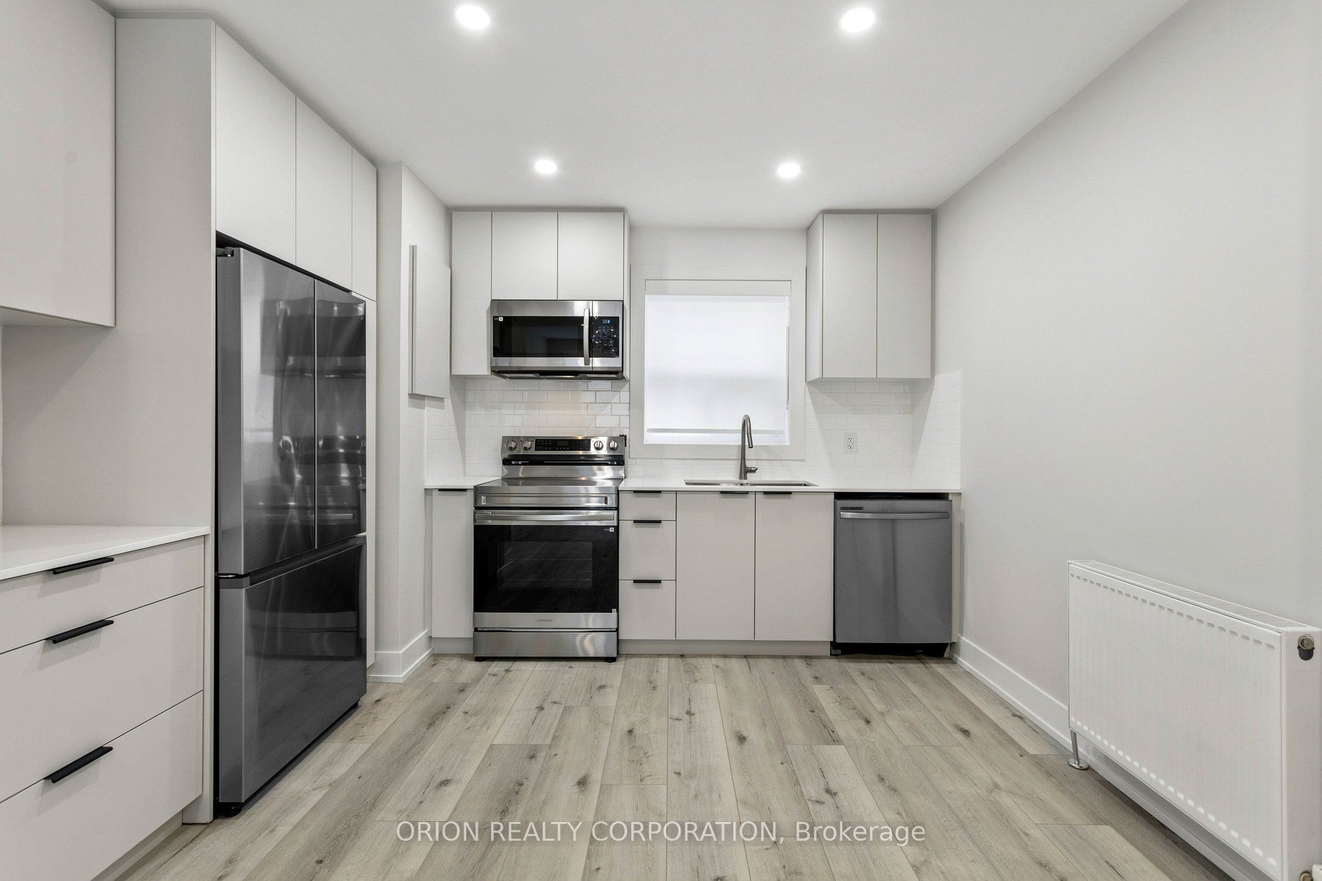 Additional image 2 of 4-35 Third Street, Toronto, ON, M8V 2X7