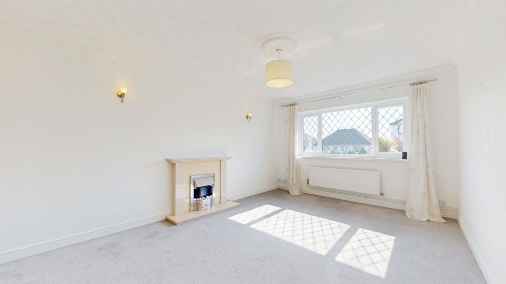 Additional image 2 of 2 bed flat for salePantbach Road, Rhiwbina, Cardiff CF14