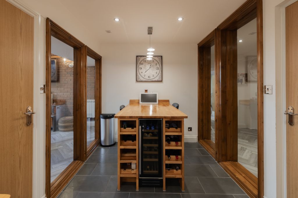 Additional image 8 of 3 bed flat for sale8 Clarendon Road, St. Helier, Jersey JE2