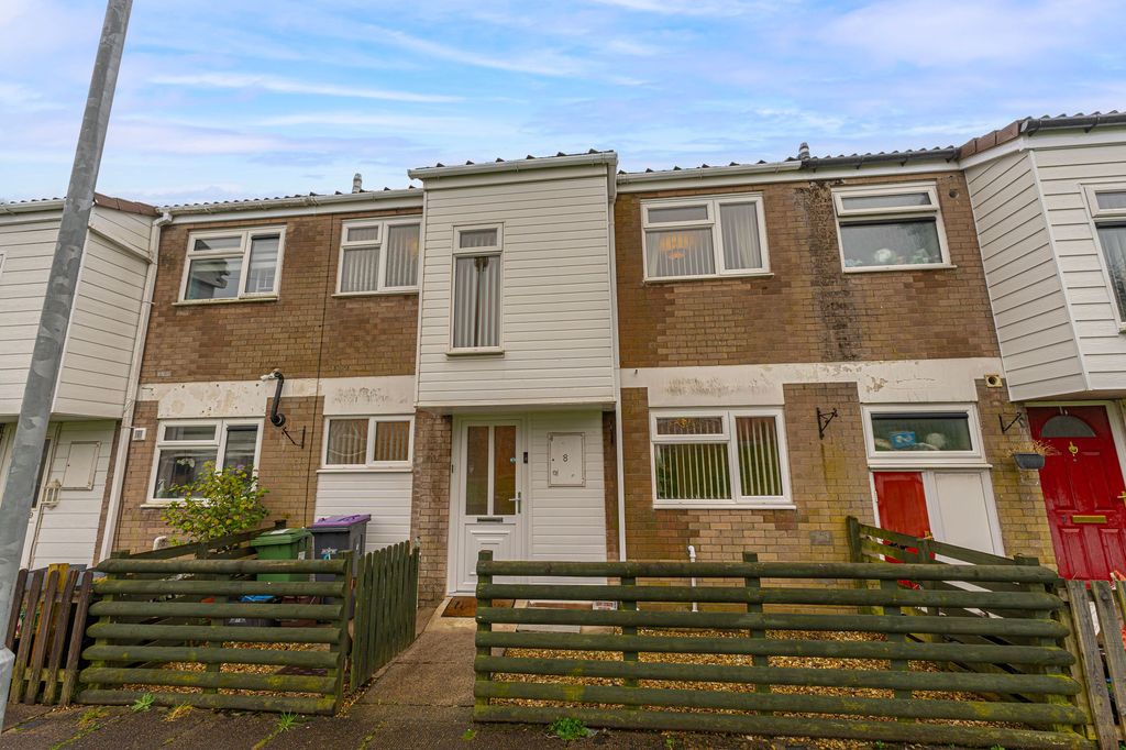 3 bed terraced house for saleFields Road, Oakfield NP44