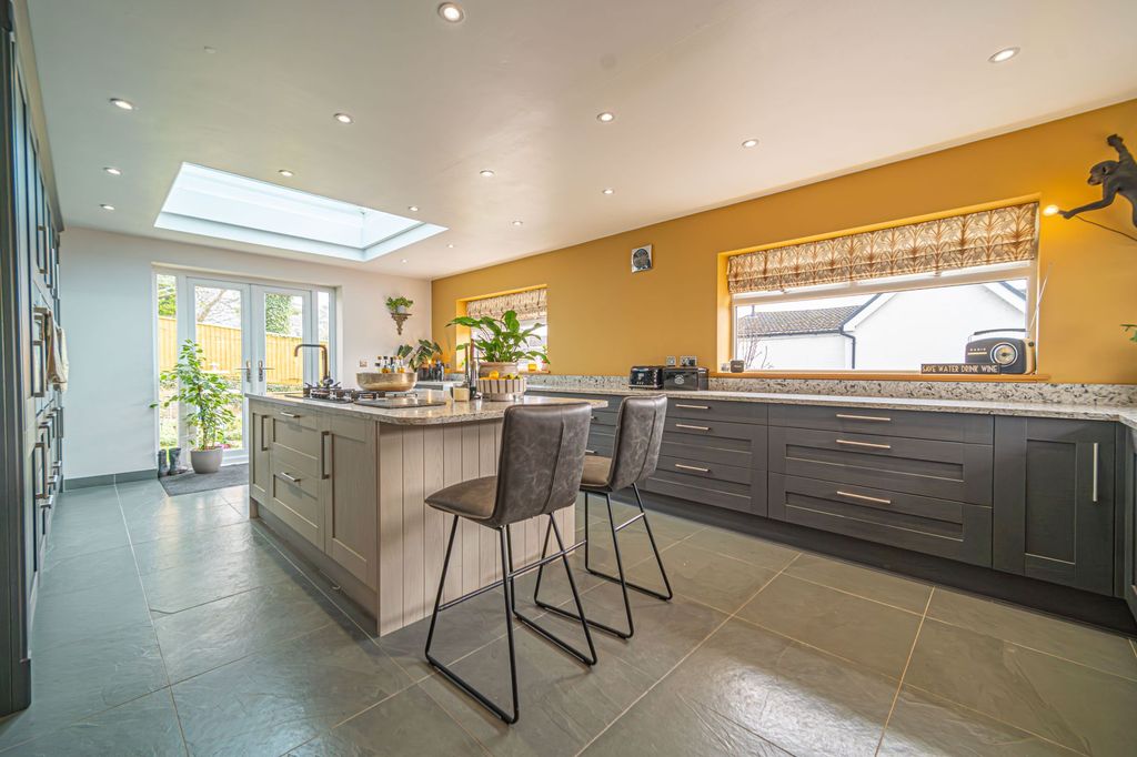 Additional image 3 of 4 bed detached house for saleVicarage Hill, Newport NP20