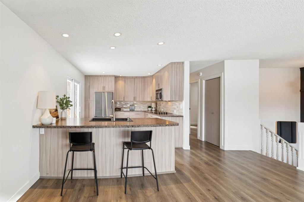 Additional image 5 of 11016 Braton Place SW, Calgary, AB, T2W 1B3
