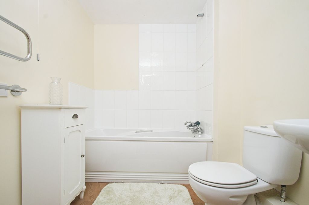 Additional image 6 of 2 bed flat for saleOverstone Court, Cardiff CF10