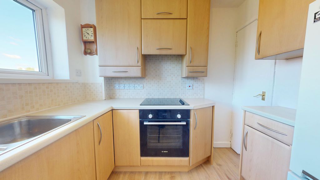 Additional image 3 of 2 bed penthouse for saleCarew Court, Whitchurch, Cardiff CF14
