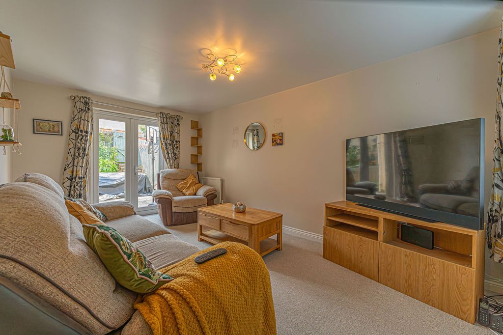 4 bed detached house for saleRoundbush Crescent, Caerwent NP26 photo 4