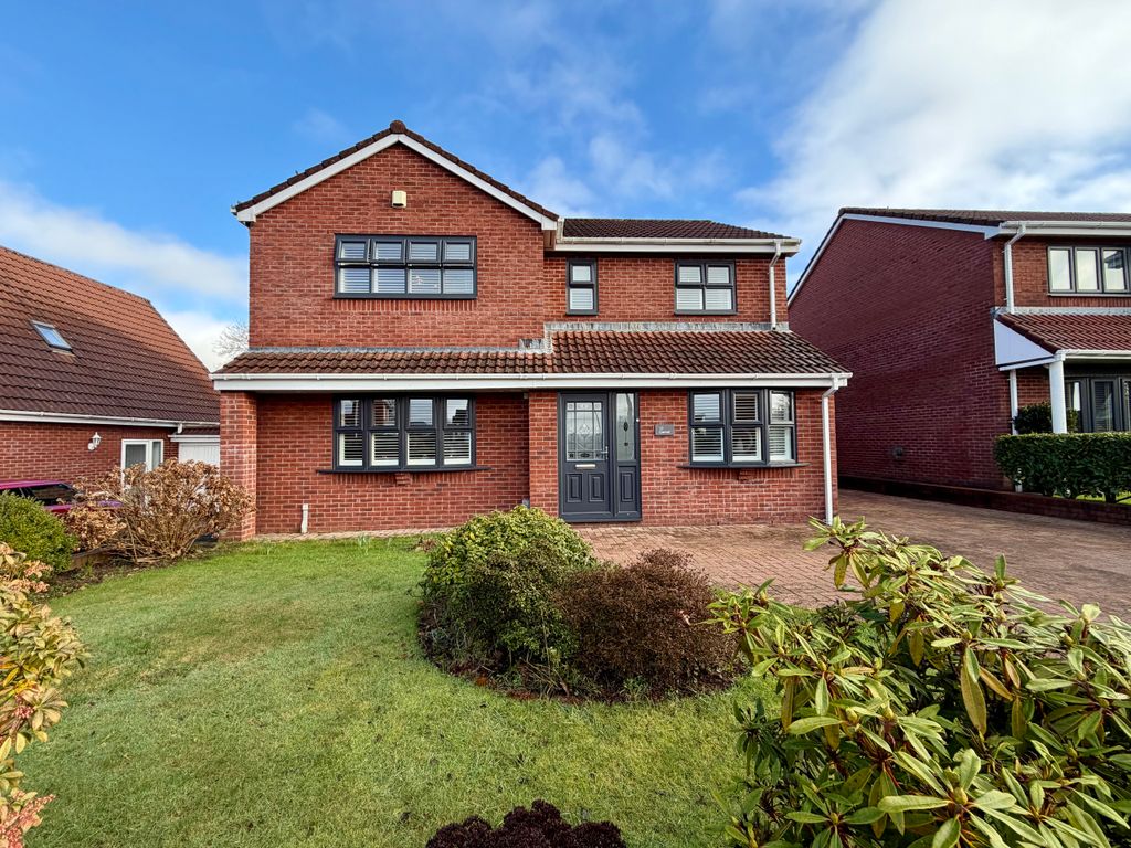4 bed detached house for saleThe Ferns, Quakers Yard, Treharris CF46