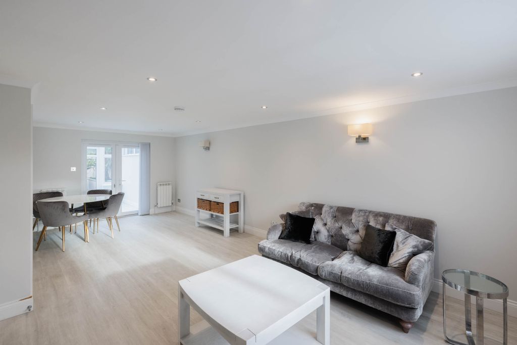 Additional image 9 of 3 bed semi-detached house for sale16 Le Clos De Debenaire, St. Helier, Jersey JE2