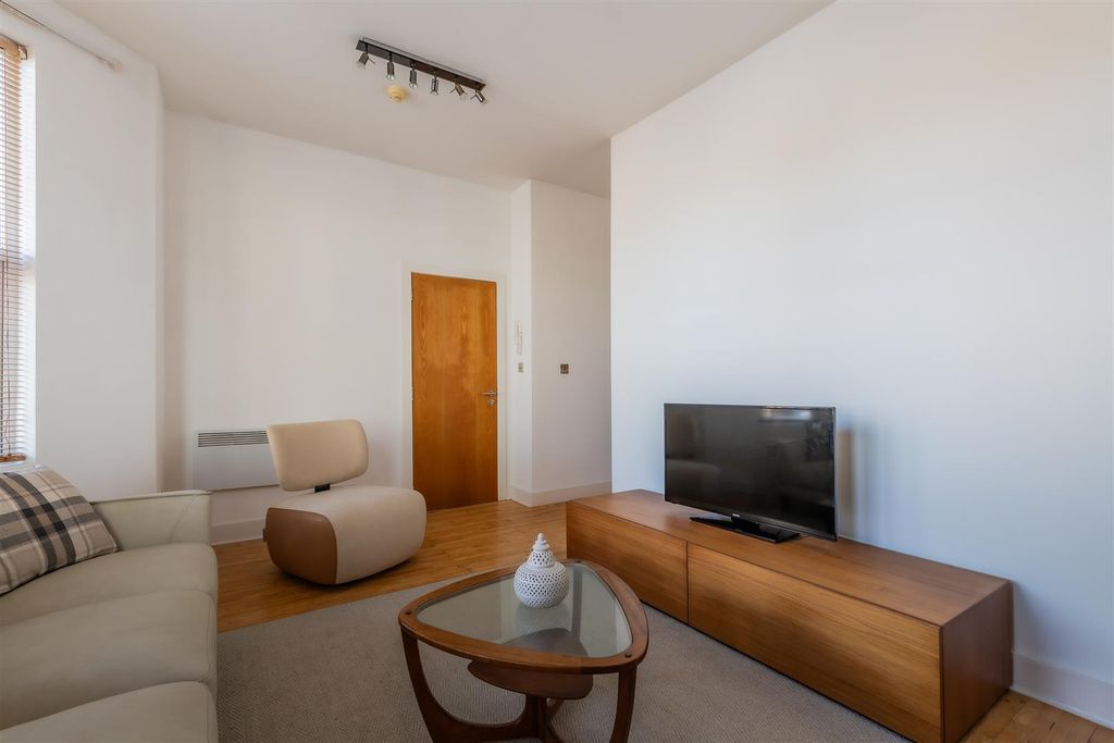 Additional image 4 of 2 bed flat for saleMarlborough Road, Penylan, Cardiff CF23